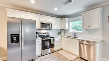 Apartment (1 Bedroom) | Interior