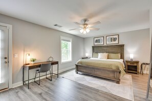 Interior - 1 Block to Main St & River: Downtown Helen Condo (Helen)