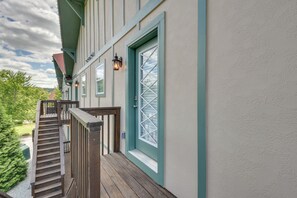 Interior - 1 Block to Main St & River: Downtown Helen Condo (Helen)