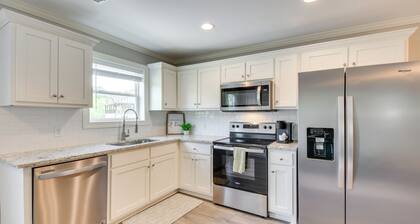 1 Block to Main St & River: Downtown Helen Condo