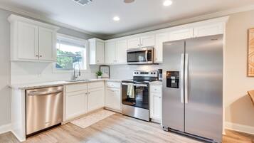 Apartment (1 Bedroom) | Interior