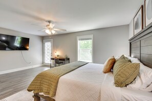 Interior - 1 Block to Main St & River: Downtown Helen Condo (Helen)