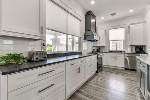 Walk to Pass Christian Beach: Stunning Family Home