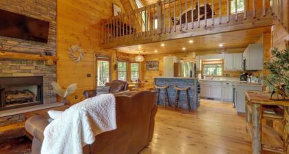 Family Friendly: Hot Tub Haven in Mineral Bluff!
