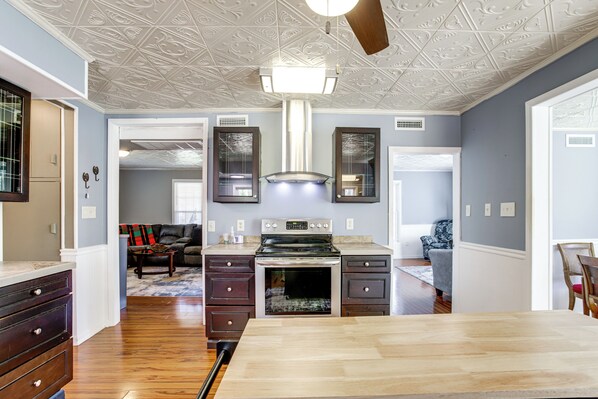 House (3 Bedrooms) | Interior