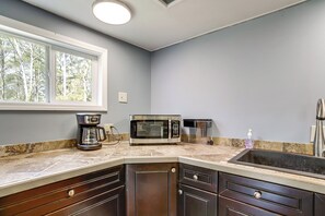 House (3 Bedrooms) | Interior - Walk to Main Street: Family-friendly Crisfield Gem (Crisfield)