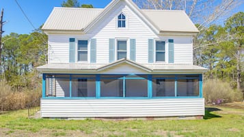 House (3 Bedrooms) | Front of property