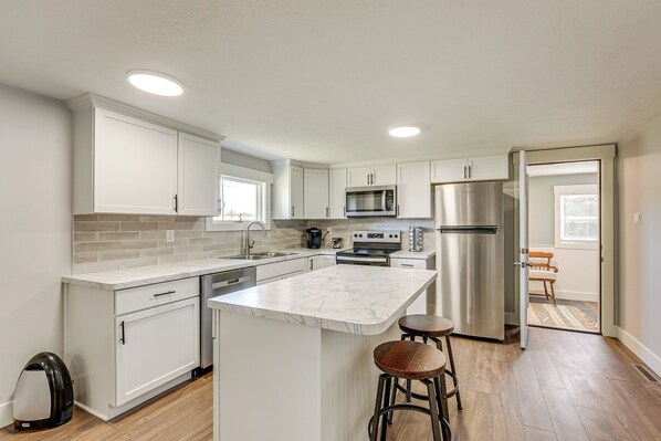 House (3 Bedrooms) | Interior - < 3 Mi to Double JJ Resort: Home w/ Large Yard! (New Era)