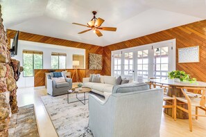 Cottage (2 Bedrooms) | Interior