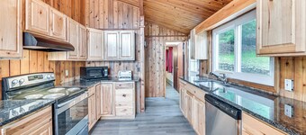 Lake-view Cabin w/ Furnished Deck in Hadley!
