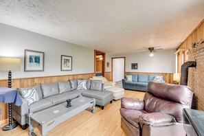 House (3 Bedrooms) | Interior - Fishing Pond & Spacious Yard: Quiet Home in Sodus! (Sodus)