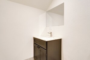 Apartment (0 Bedroom) | Interior