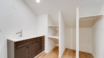 Apartment (0 Bedroom) | Interior