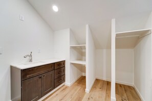 Apartment (0 Bedroom) | Interior