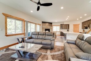 House (4 Bedrooms) | Interior