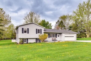 House (3 Bedrooms) | Interior - 3 Mi to Erie Canal: Home w/ Hot Tub in Holley! (Holley)