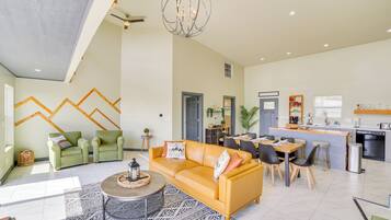 House (3 Bedrooms) | Interior