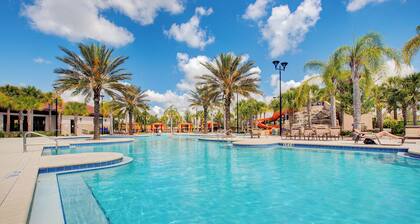 Spacious Home w/ Private Pool/spa! Sleeps 21