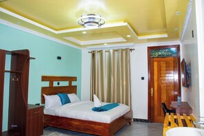 Deluxe Double Room, City View | Free WiFi, bed sheets - The Grand Brystal Comfort Inn (Busia)