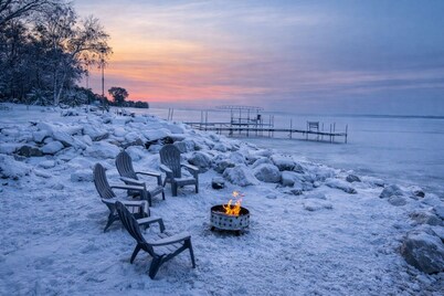 Lakefront Cabin Hot Tub, Dock, and Adventure Shed