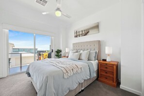 4 bedrooms, WiFi, bed sheets