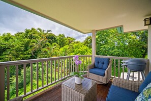 Property grounds - Hanalei Bay Villas #2, Beautiful Free-standing Hawaii Villa, walk to beach (Princeville)