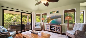 Hanalei Bay Villas #2, Beautiful Free-standing Hawaii Villa, walk to beach