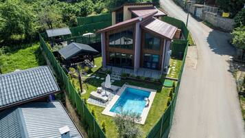 Villa, Seeblick | 2 Schlafzimmer, schallisolierte Zimmer, Bügeleisen/Bügelbrett