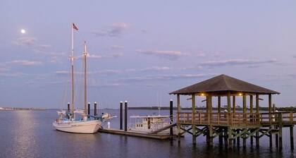 Old Spanish House | Madeleine Suite C | Captivating Blend of History | Beach! | Fire Pit! | Downtown! | Golf Cart!