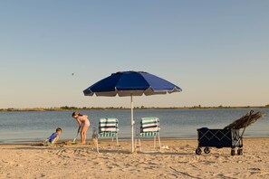 Beach nearby - Old Spanish House Madeleine Suite C. Captivating Blend of History, Beach, Fire Pit, Downtown, Golf Cart (Biloxi)