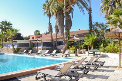 Estudio totalmente equipado en Malibu Village – Naturaleza y piscinas