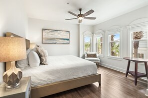 3 slaapkamers, een strijkplank/strijkijzer, wifi, beddengoed