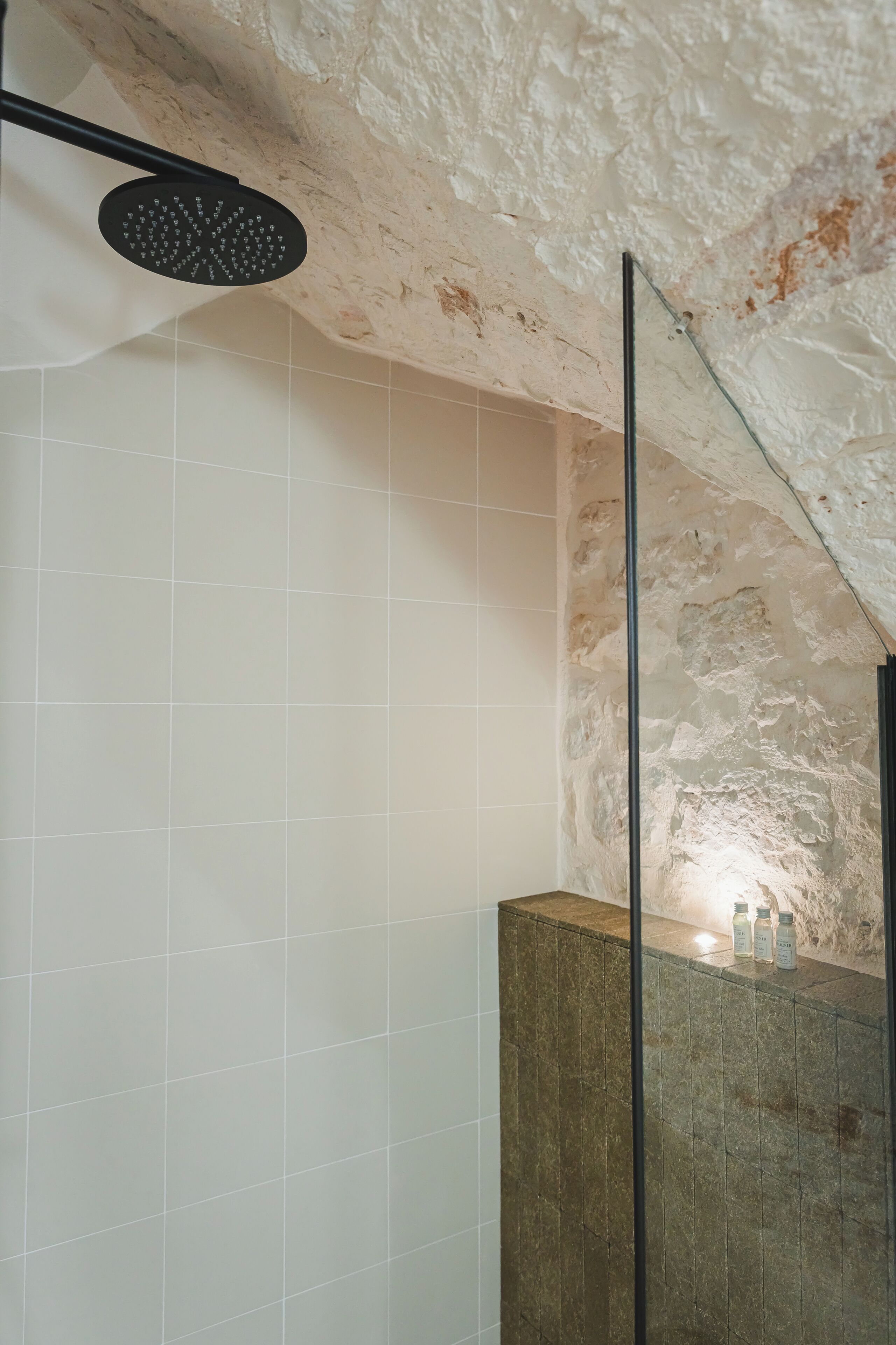 Luxury Suite | Bathroom | Slippers