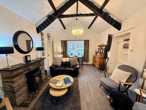 Smart TV, fireplace, DVD player