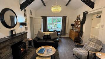 Smart-TV, Kamin, DVD-Player