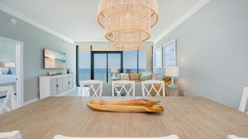 Condo, 3 Bedrooms | Interior