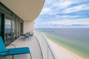Outdoor dining - Phoenix Gulf Shores Ii 2304 3 Bedroom Condo (Gulf Shores)