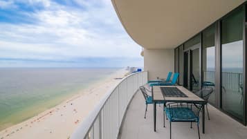Condo, 3 phòng ngủ | Khu ẩm thực ngoài trời