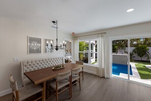 Villa, 2 chambres | Restauration