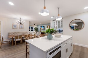 Dining - 83rd St Villas West 2 Bedroom Villa (Holmes Beach)