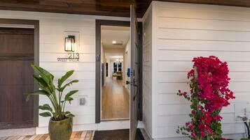 House, 2 Bedrooms | Exterior detail