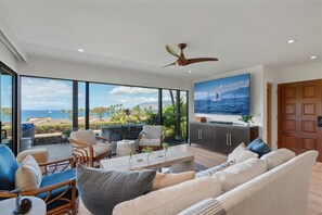 Condo, 1 Bedroom | Living area