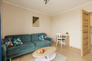 遮光窗帘、熨斗/熨衣板、免费 WiFi