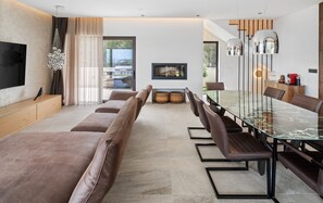 Fernseher, Kamin, Videospiele