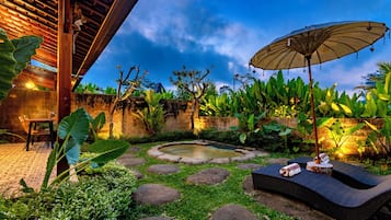 Villa Luxury, 1 letto king, piscina privata, vista giardino | 1 camera, biancheria da letto di alta qualità, una scrivania