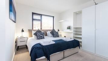 3 bedrooms, iron/ironing board, free WiFi