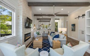 Smart TV, fireplace, ping pong, books - Luxury Private Pool + Golf Cart, 8 Beds & 5 Bikes (Santa Rosa Beach)