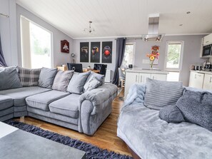 Living area - 155 Woodland Hall (Ruthin)
