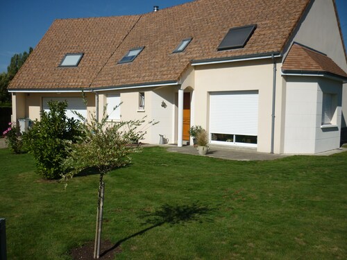 A 5 minutes du circuit des 24 heures du Mans. Idéale  pour les passionnés  .