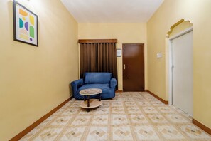Deluxe Double Room | Iron/ironing board